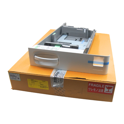 Montaje De La Bandeja De Papel Ricoh IM C4500 D0BQ2800